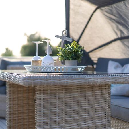 Lieblingsplatz Parey - Schwimmendes Living Luxboot 호텔 외부 사진