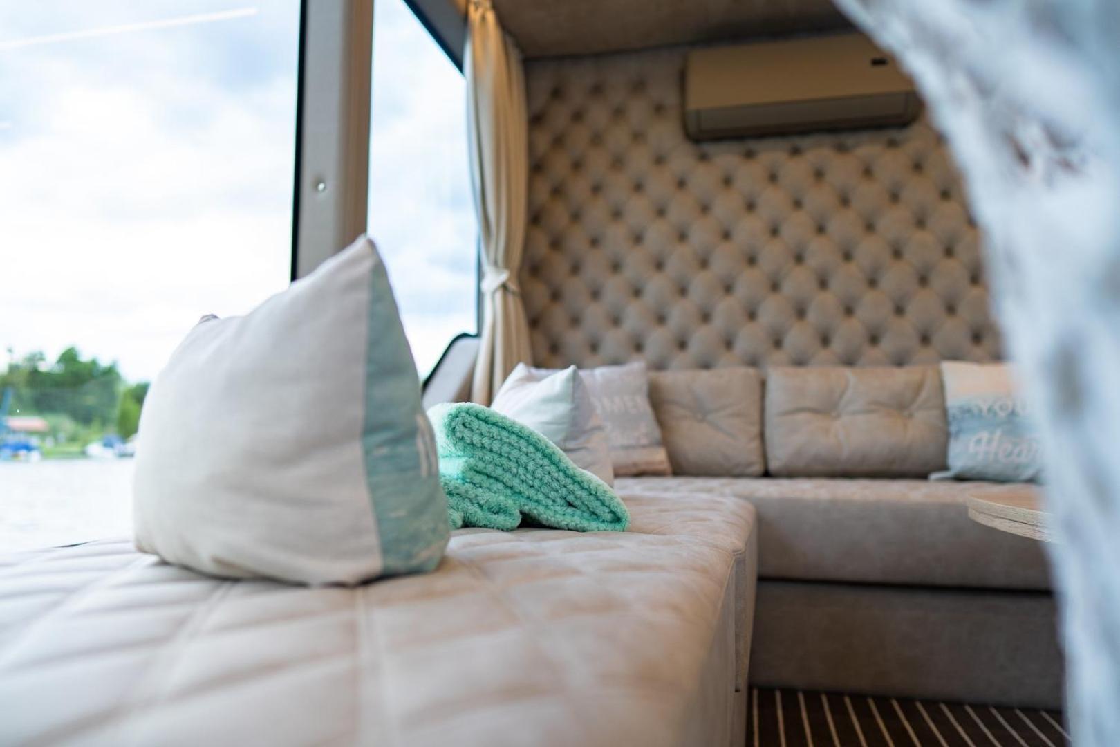 Lieblingsplatz Parey - Schwimmendes Living Luxboot 호텔 외부 사진